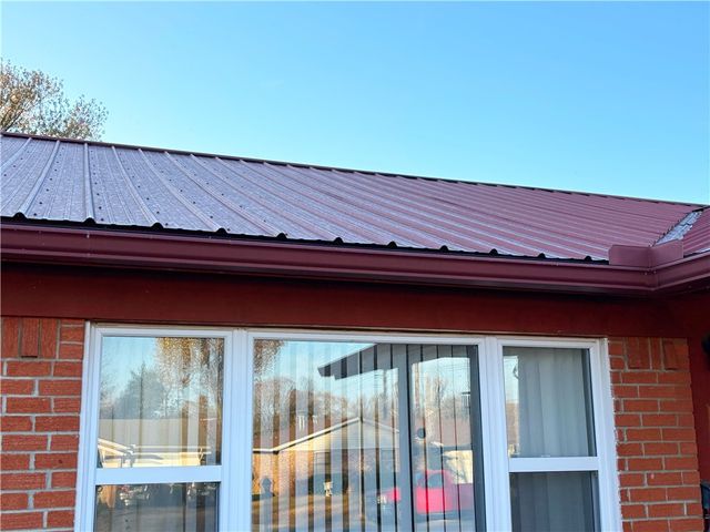 806 Gwenn Street, Springdale, AR 72762