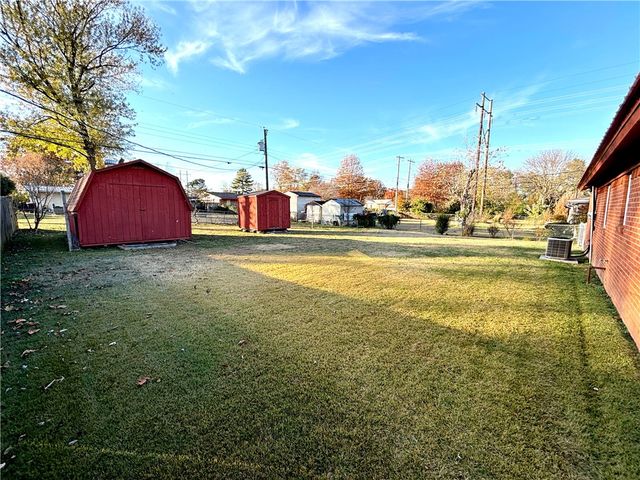 806 Gwenn Street, Springdale, AR 72762