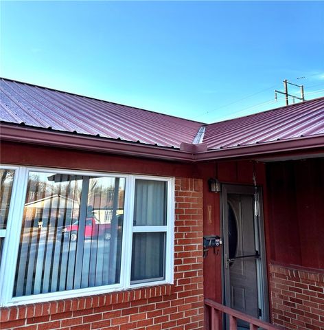 806 Gwenn Street, Springdale, AR 72762