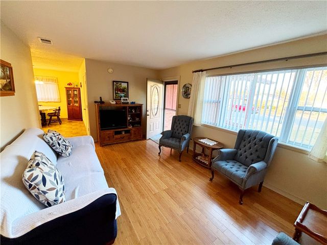 806 Gwenn Street, Springdale, AR 72762