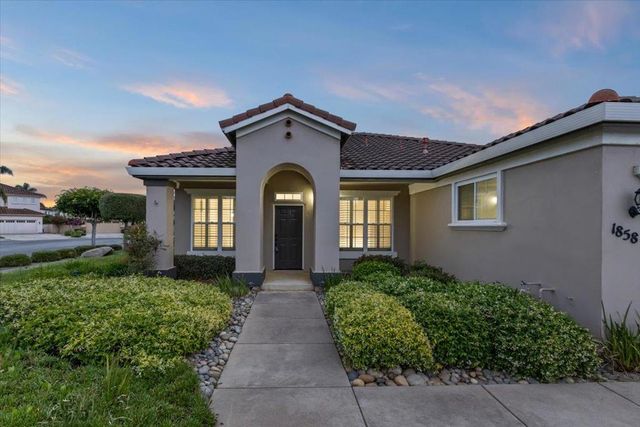 1858 Buckingham Drive, Salinas, CA 93906