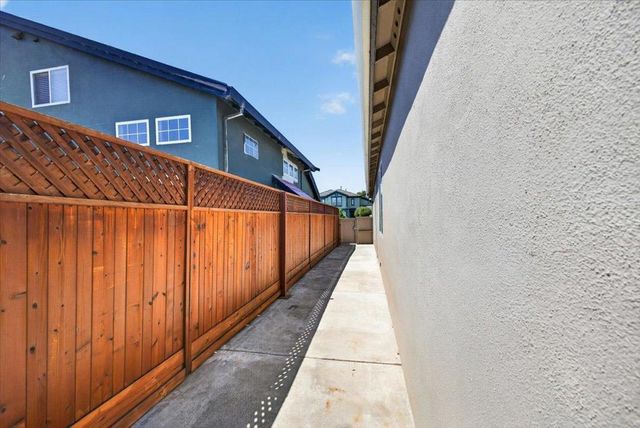 1858 Buckingham Drive, Salinas, CA 93906