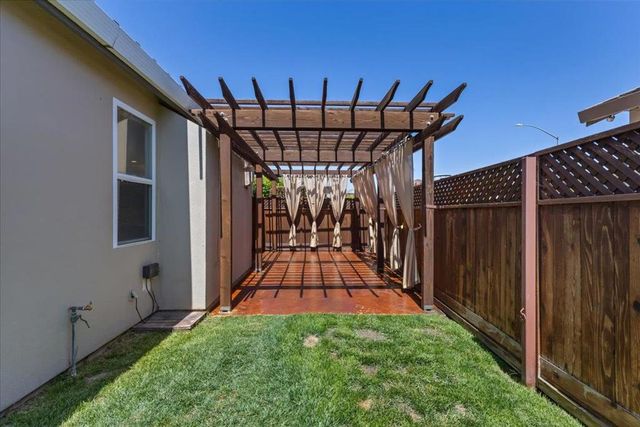 1858 Buckingham Drive, Salinas, CA 93906