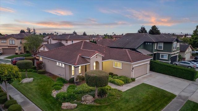 1858 Buckingham Drive, Salinas, CA 93906