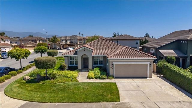1858 Buckingham Drive, Salinas, CA 93906