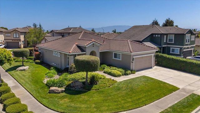 1858 Buckingham Drive, Salinas, CA 93906