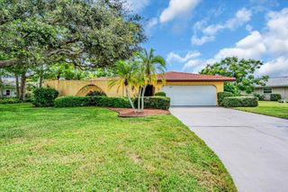468 LAURENCIN DRIVE, Nokomis, FL 34275