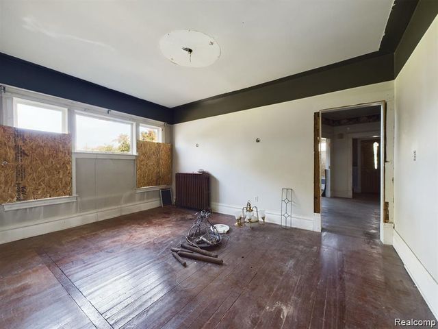 821 M L King Avenue, Flint, MI 48503