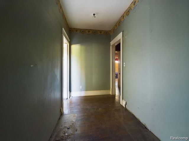 821 M L King Avenue, Flint, MI 48503