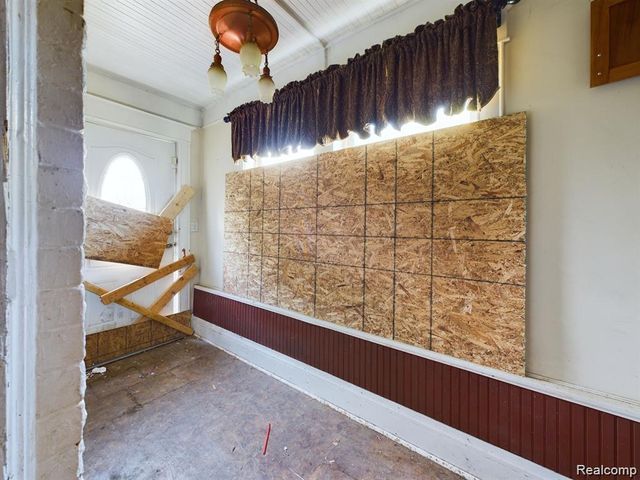 821 M L King Avenue, Flint, MI 48503