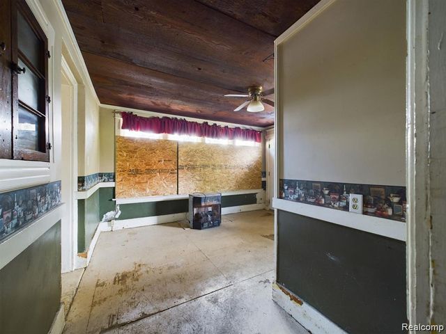 821 M L King Avenue, Flint, MI 48503