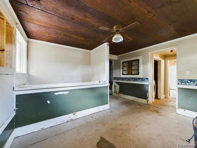 821 M L King Avenue, Flint, MI 48503