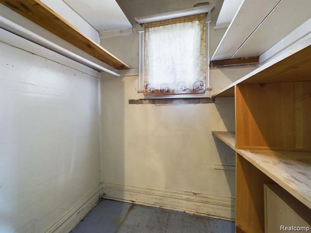 821 M L King Avenue, Flint, MI 48503