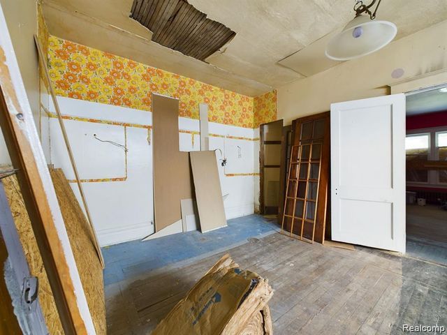 821 M L King Avenue, Flint, MI 48503