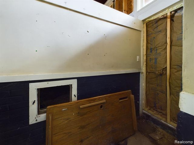 821 M L King Avenue, Flint, MI 48503