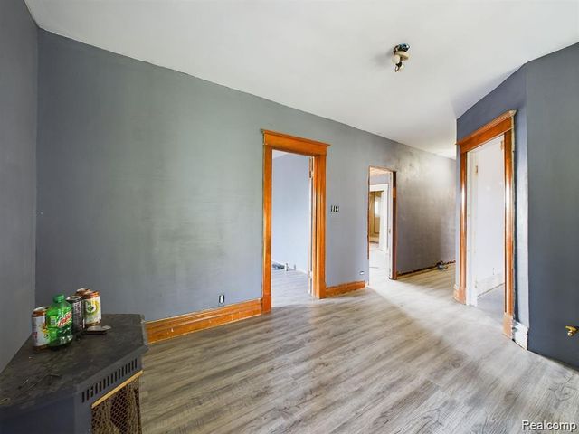 821 M L King Avenue, Flint, MI 48503