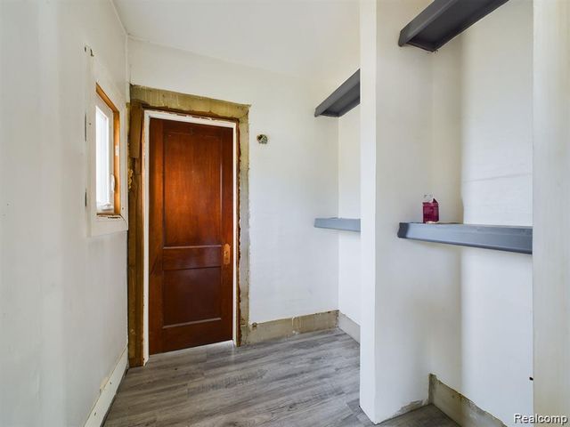 821 M L King Avenue, Flint, MI 48503