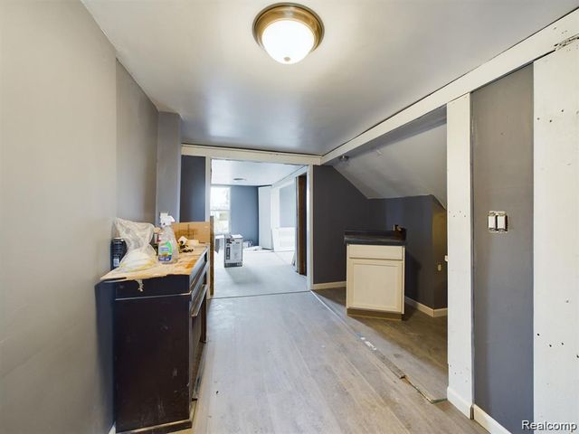 821 M L King Avenue, Flint, MI 48503