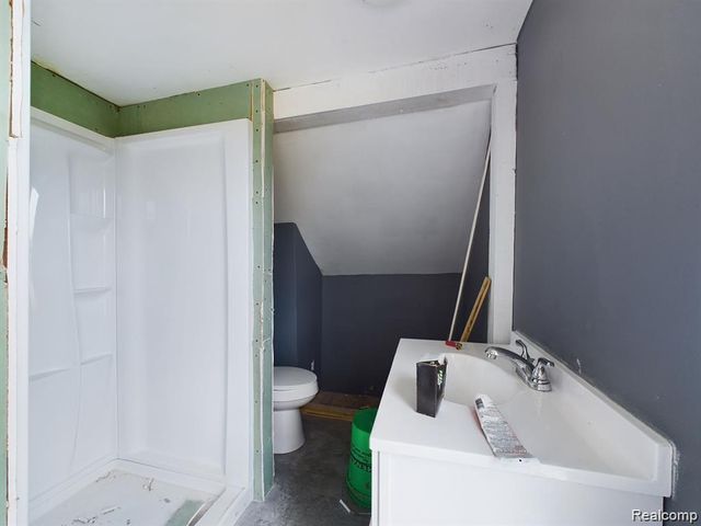 821 M L King Avenue, Flint, MI 48503