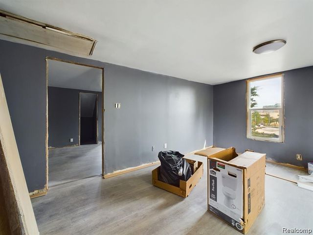 821 M L King Avenue, Flint, MI 48503