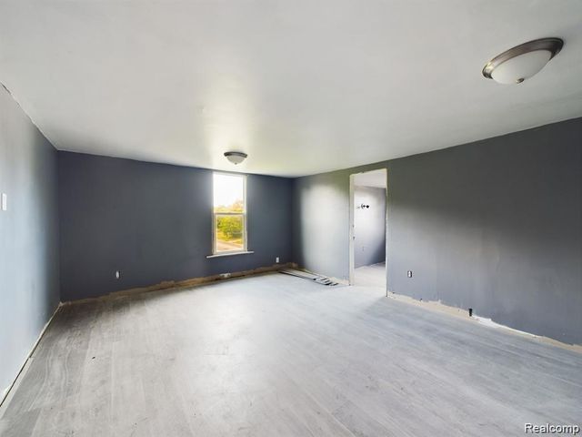 821 M L King Avenue, Flint, MI 48503