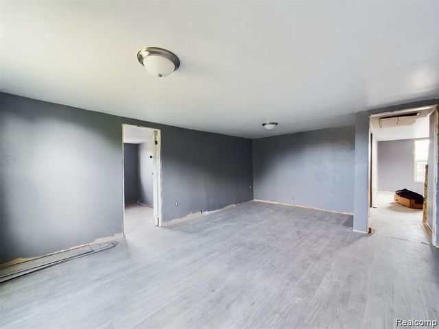 821 M L King Avenue, Flint, MI 48503