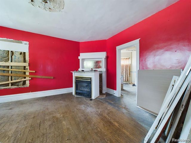 821 M L King Avenue, Flint, MI 48503