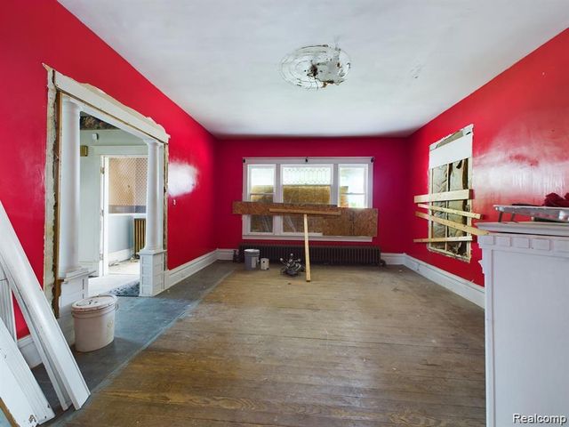 821 M L King Avenue, Flint, MI 48503