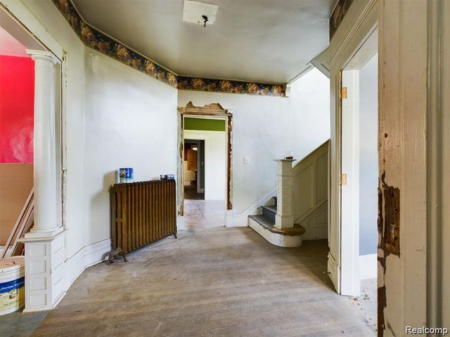 821 M L King Avenue, Flint, MI 48503