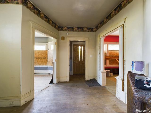 821 M L King Avenue, Flint, MI 48503