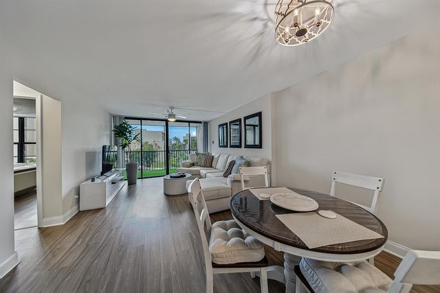 4 ROYAL PALM Way 3020, Boca Raton, FL 33432