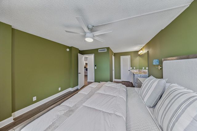 4 ROYAL PALM Way 3020, Boca Raton, FL 33432
