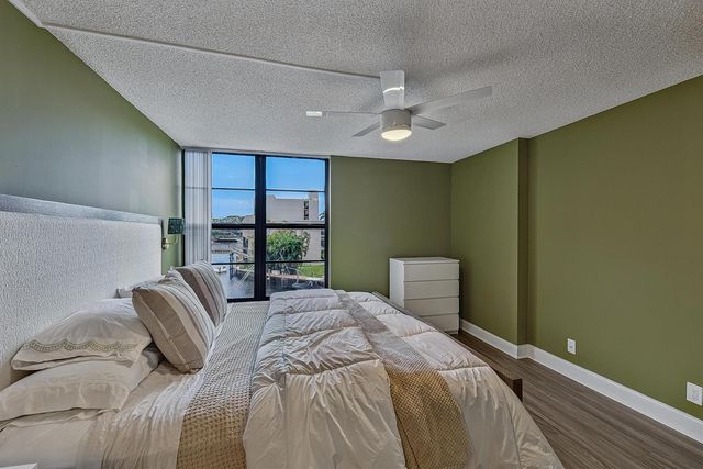 4 ROYAL PALM Way 3020, Boca Raton, FL 33432