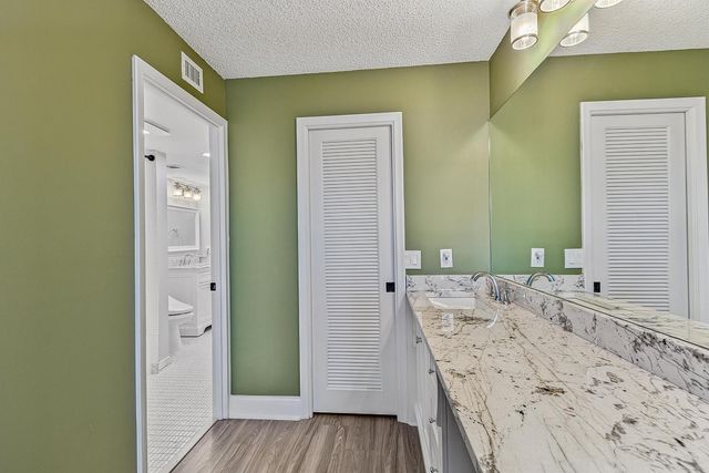 4 ROYAL PALM Way 3020, Boca Raton, FL 33432