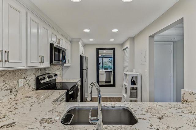 4 ROYAL PALM Way 3020, Boca Raton, FL 33432