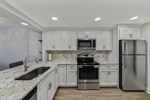 4 ROYAL PALM Way 3020, Boca Raton, FL 33432