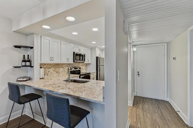 4 ROYAL PALM Way 3020, Boca Raton, FL 33432