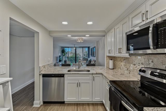 4 ROYAL PALM Way 3020, Boca Raton, FL 33432