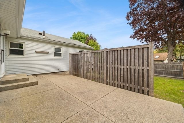 12 Roberts Road, Canton, MA 02021