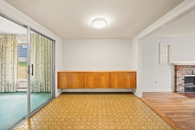 12 Roberts Road, Canton, MA 02021