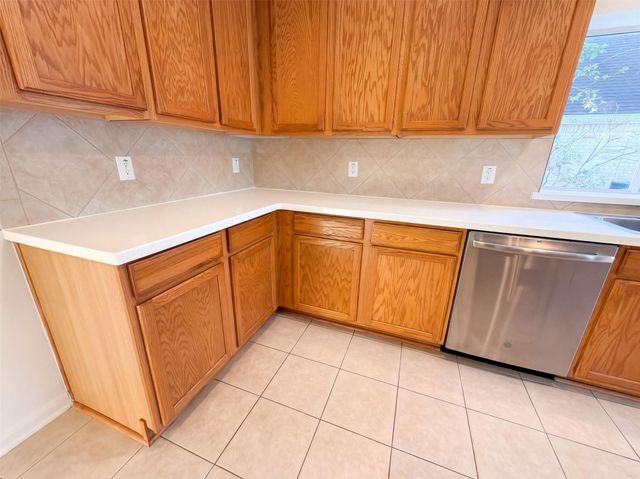 9019 Sunny Ridge Drive, Houston, TX 77095
