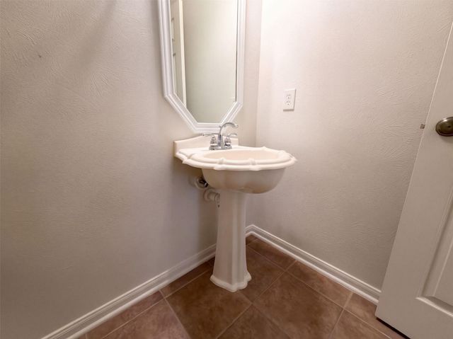 9019 Sunny Ridge Drive, Houston, TX 77095