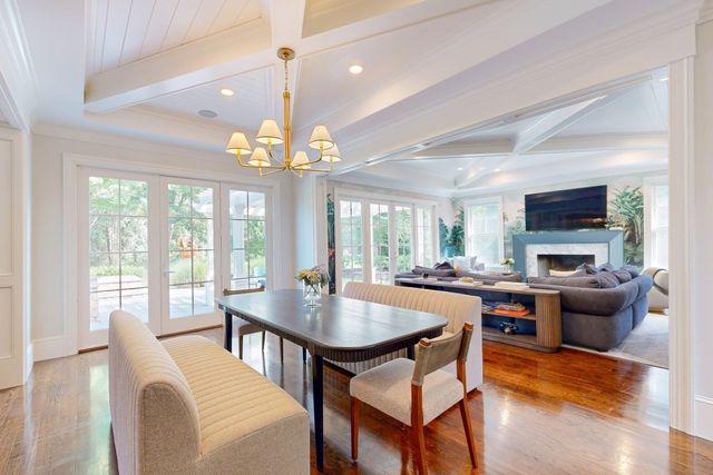 370 Grove St, Needham, MA 02492