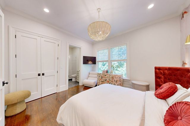 370 Grove St, Needham, MA 02492