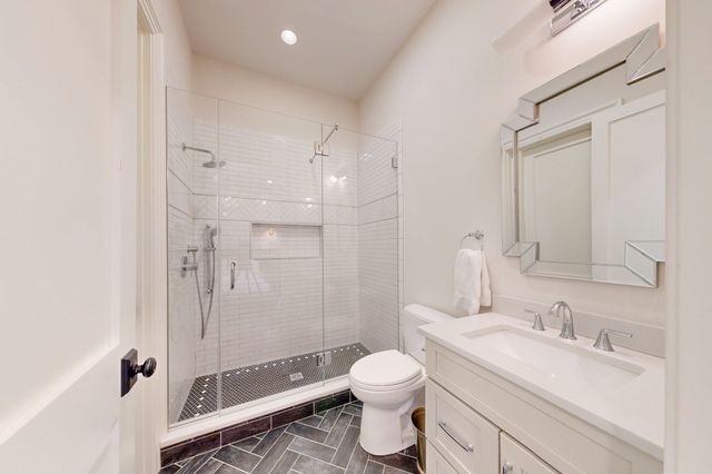 370 Grove St, Needham, MA 02492
