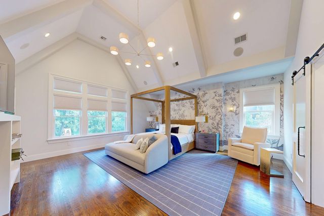 370 Grove St, Needham, MA 02492