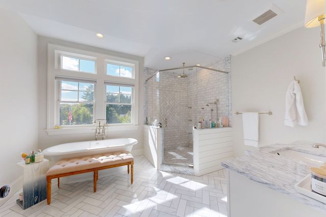 370 Grove St, Needham, MA 02492