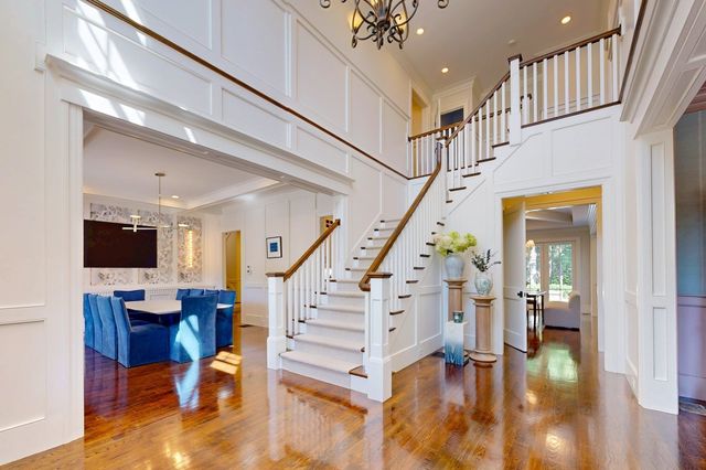 370 Grove St, Needham, MA 02492