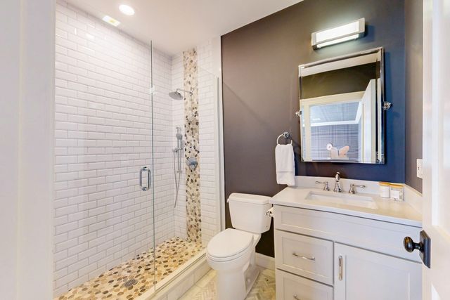370 Grove St, Needham, MA 02492