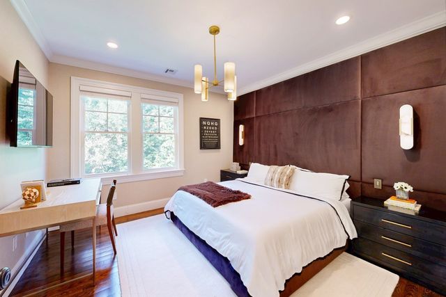 370 Grove St, Needham, MA 02492